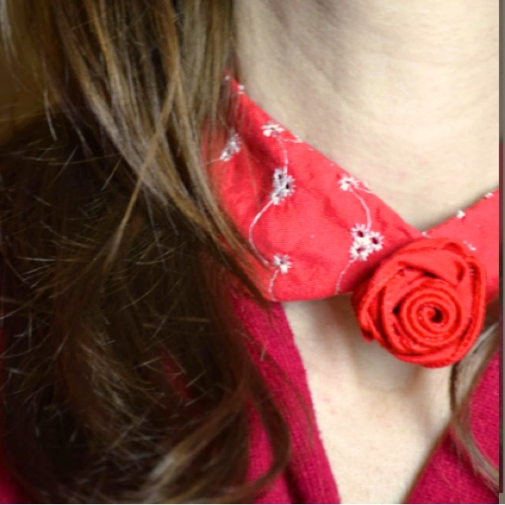 Eyelet cotton linen fabric rose Peter Pan collar bib choker necklace Christmas